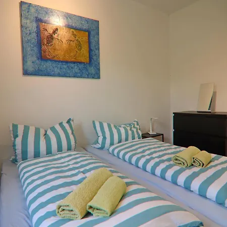 Doppelhaushaelfte Seestern, Lohmen * Garden